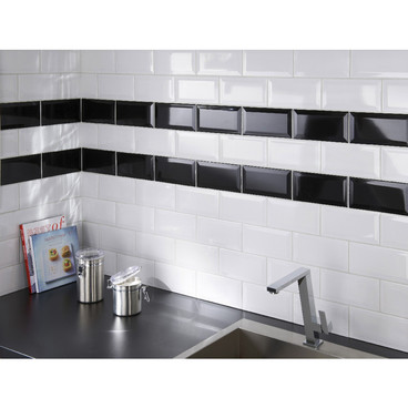 Carrelage metro noir salle de bain