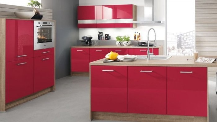 Cuisine rouge plan travail bois