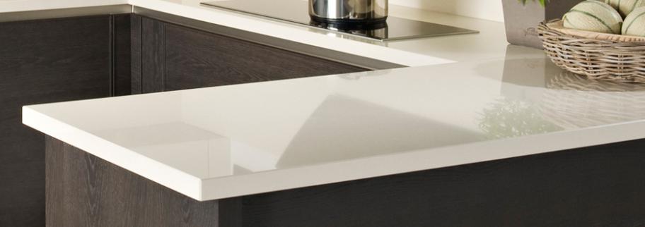 Plan de travail blanc pour cuisine