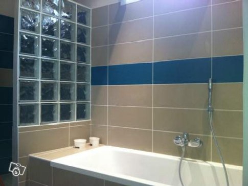 Coller carrelage baignoire