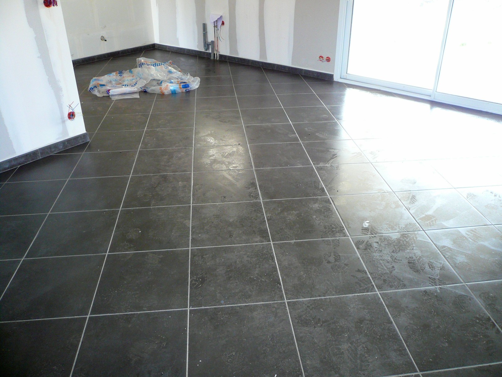 Carrelage gris mat salissant