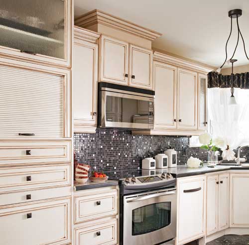Porte d'armoire de cuisine en lambris
