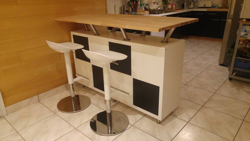 Table bar avec rangement pour cuisine