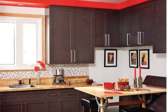 Couleur pour cuisine avec armoire brune