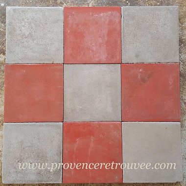 Carrelage ancien gris