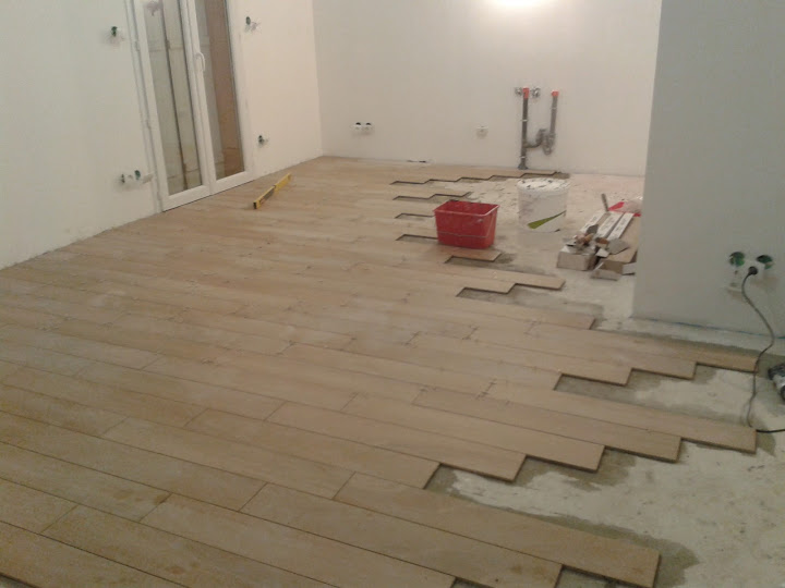 Pose carrelage imitation parquet à l'anglaise