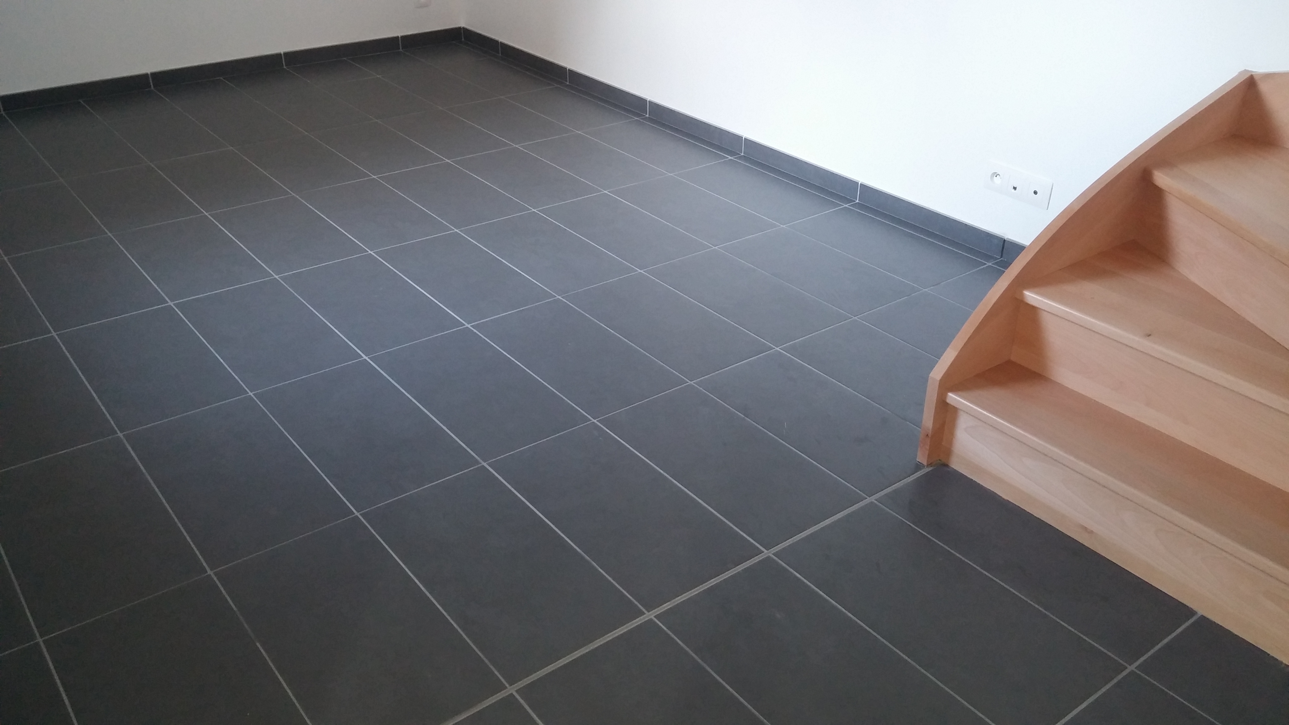 Carrelage gris anthracite 30x60