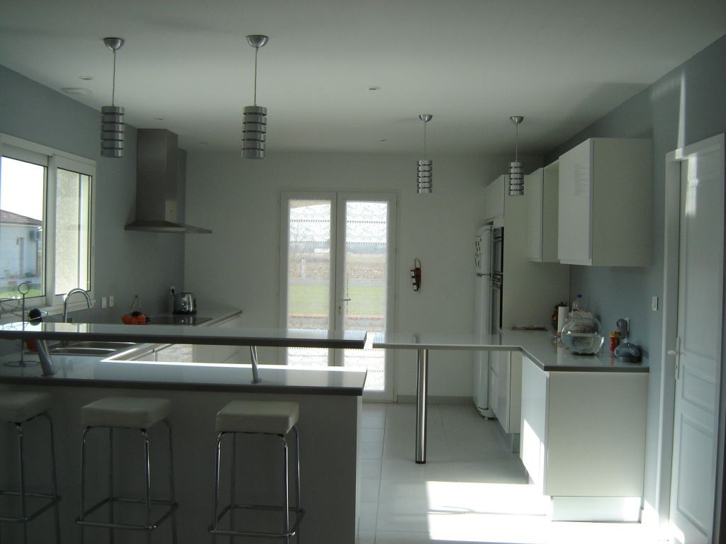 Carrelage mural cuisine noir et rouge