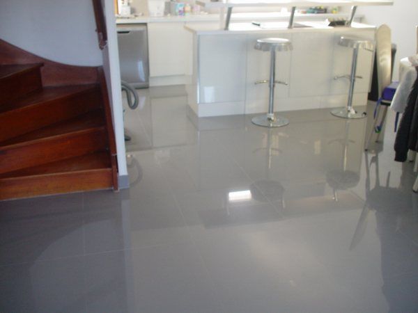 Carrelage gris semi poli