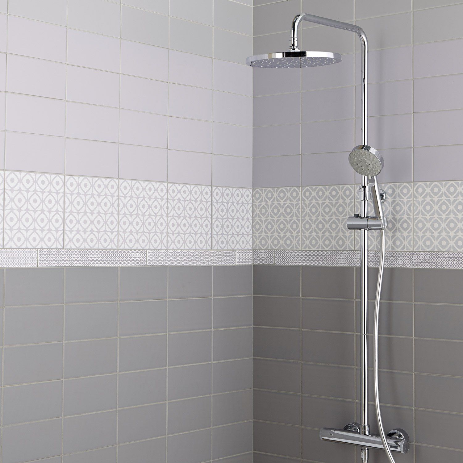 Carrelage mosaique aubergine