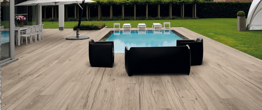 Carrelage imitation bois piscine