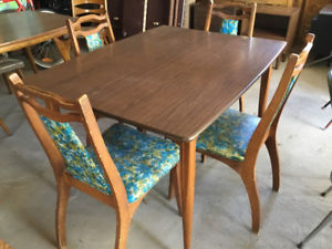Table de cuisine usagé a granby