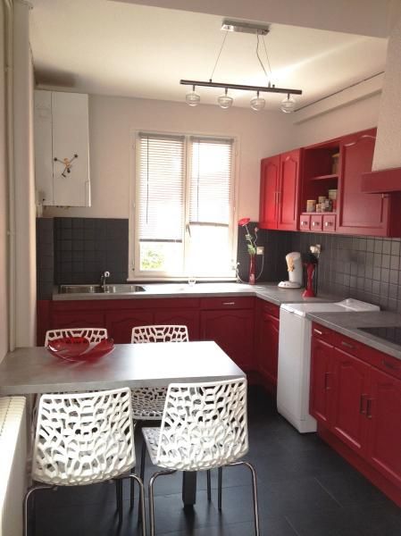 Décoration de cuisine en rouge et blanc