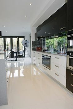 Carrelage brillant beige