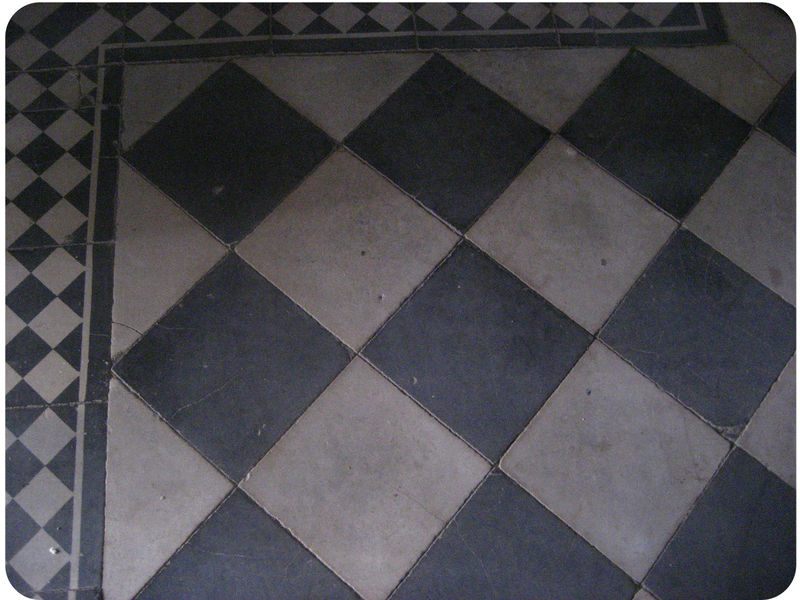 Carrelage ancien noir