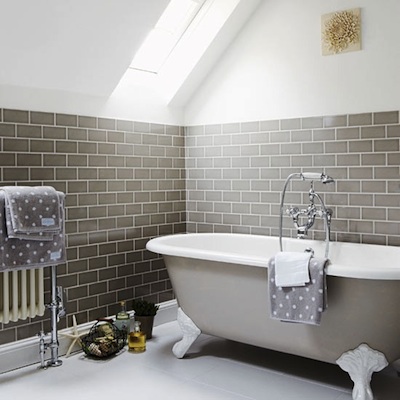 Carrelage derriere la baignoire
