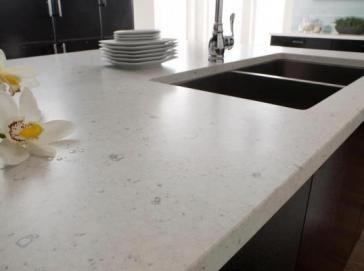 Nettoyage plan de travail cuisine quartz