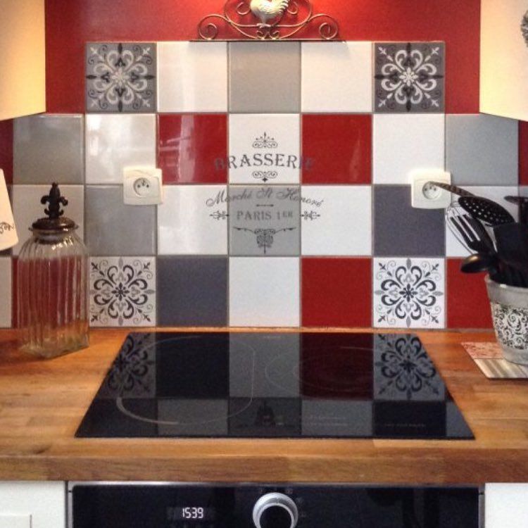 Carrelage cuisine blanc et rouge