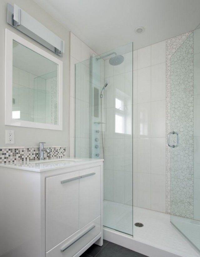 Petite salle de bain carrelage blanc