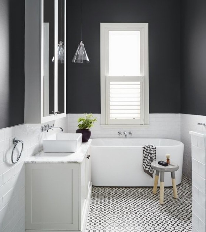 Peindre carrelage autour baignoire