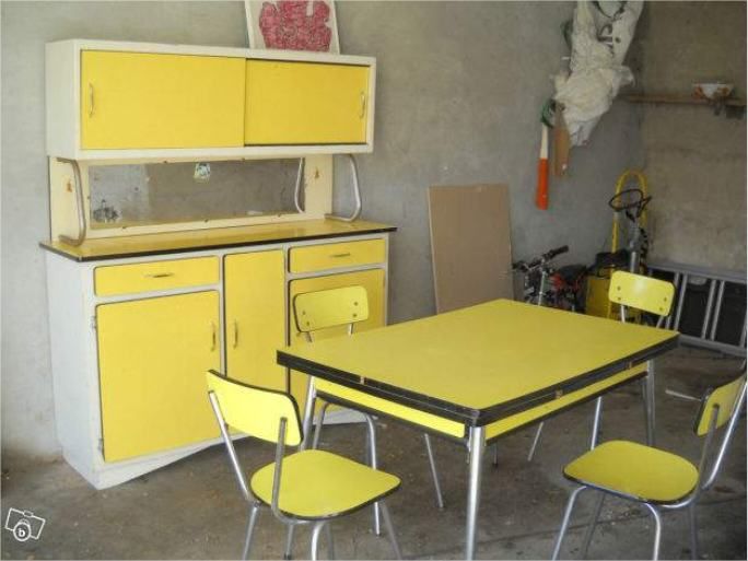 Table de cuisine formica jaune