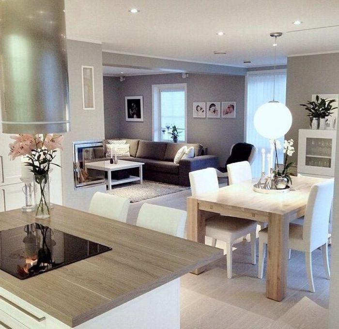 Petite cuisine moderne ouverte sur salon