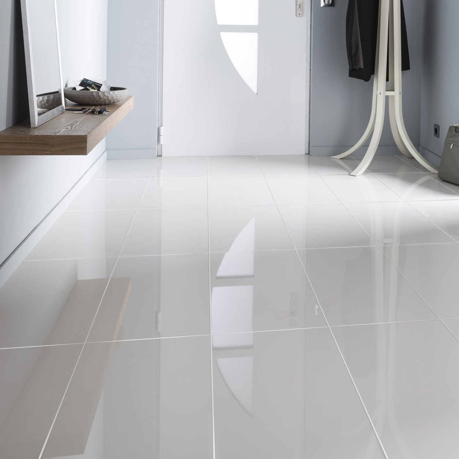 Carrelage blanc lisse