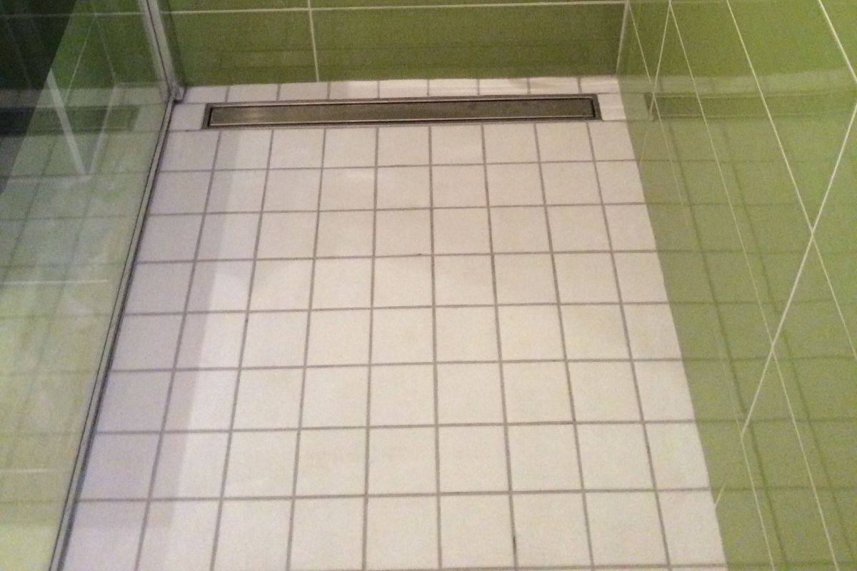 Carrelage antidérapant douche italienne