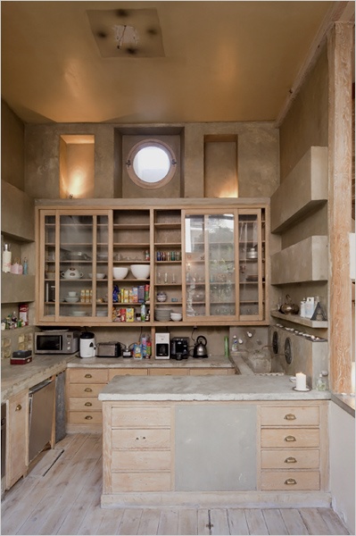 Meuble de cuisine en bois vieilli