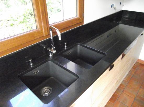 Nettoyer plan de travail cuisine granit