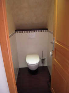 Carrelage sous wc