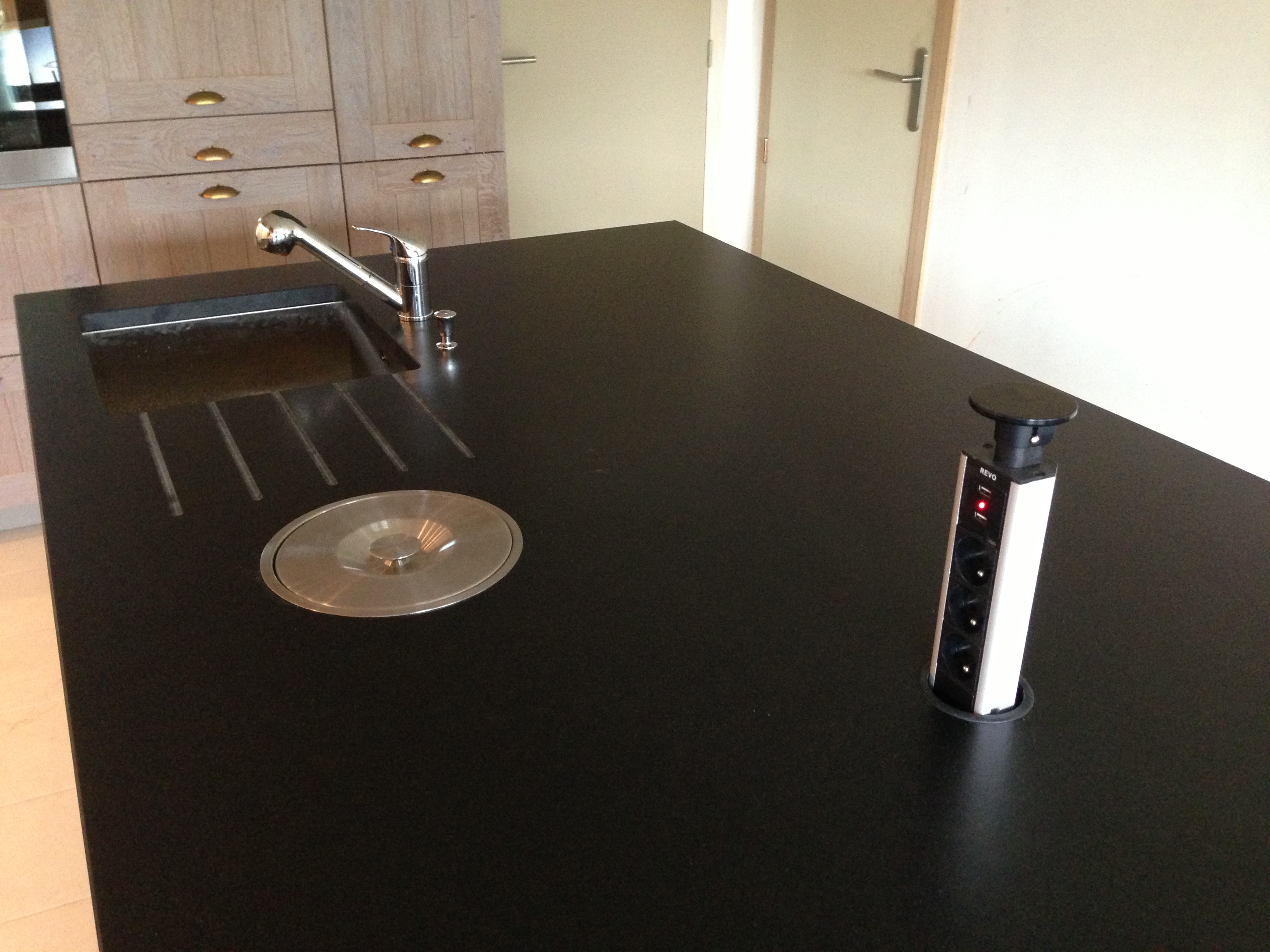 Plan travail cuisine granit tarn