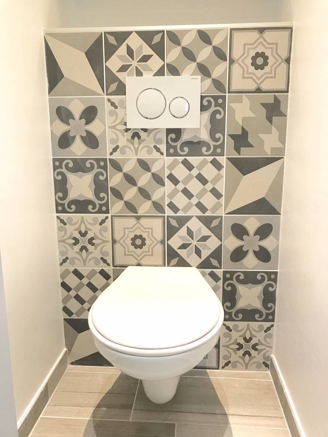 Carrelage bleu pour wc