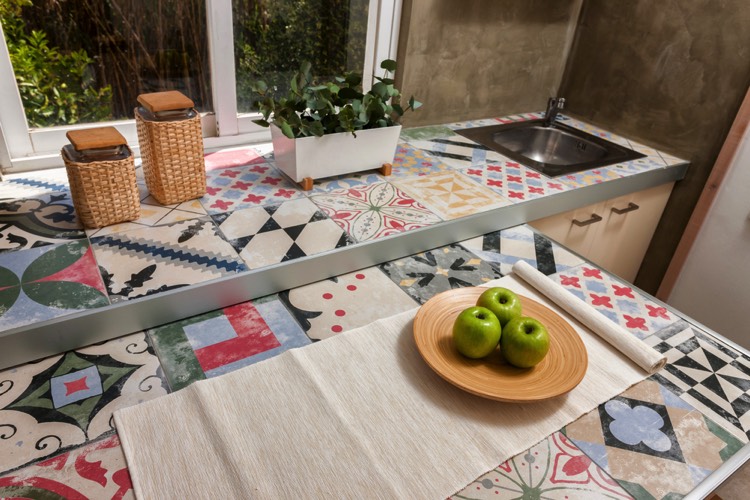 Plan de travail cuisine avec carrelage