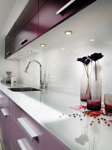 Plan de travail cuisine verre blanc