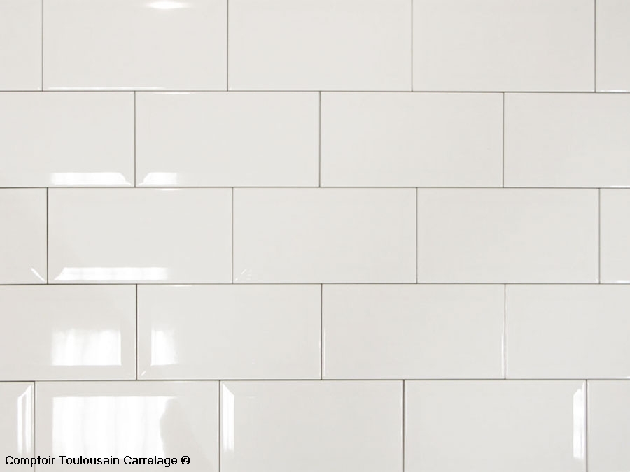 Carrelage blanc nacré