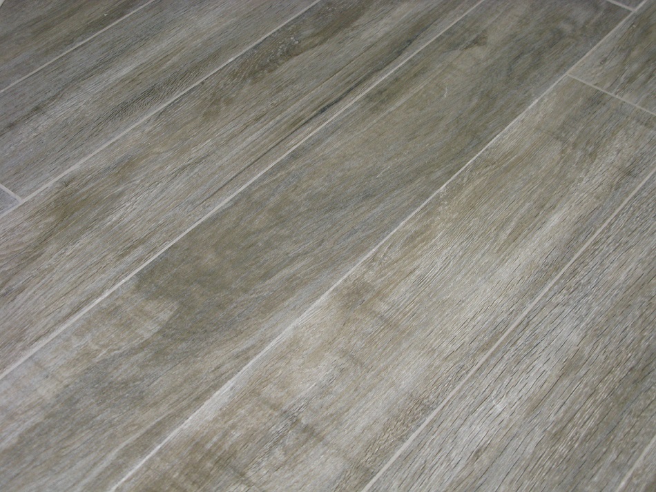 Carrelage rectangulaire imitation bois