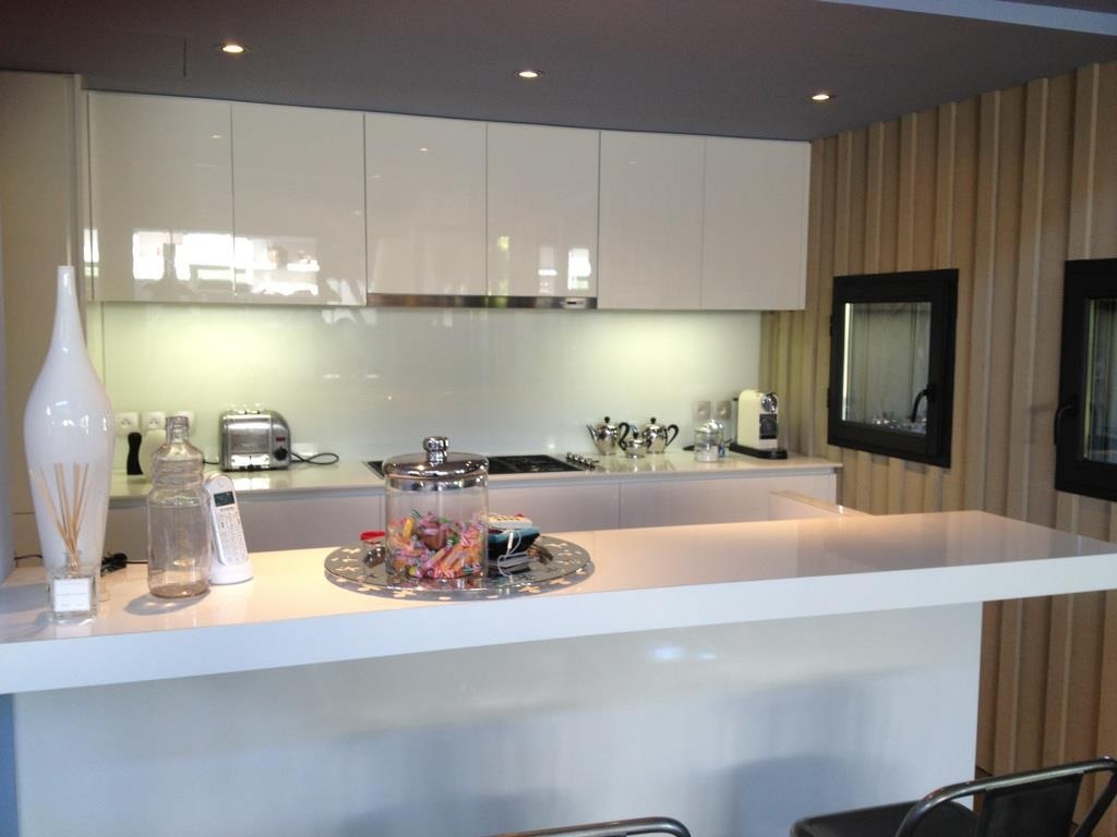 Plan de travail cuisine blanc laqué