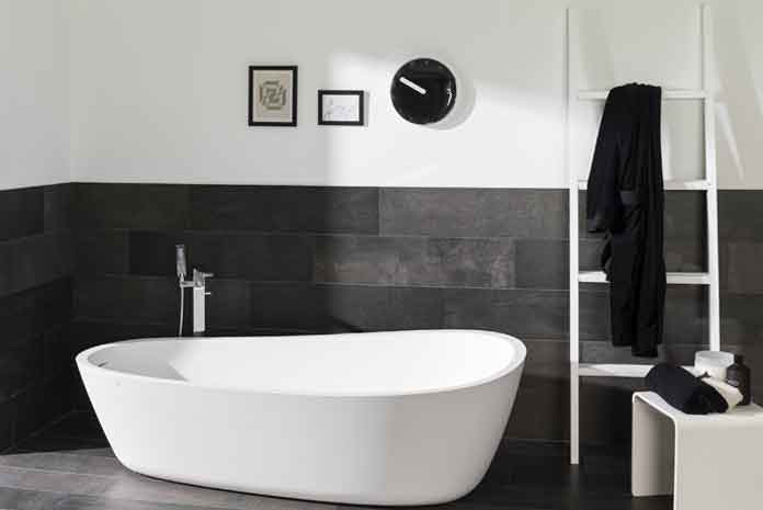 Carreler une baignoire mur