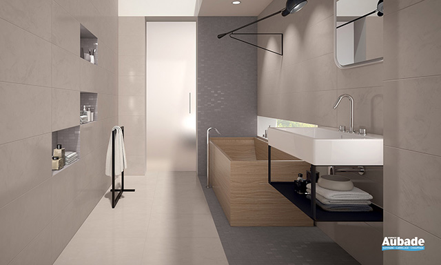 Carrelage gris dans salle de bain