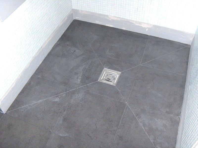 Carrelage antidérapant pour receveur de douche