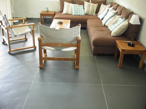 Carrelage gris grand carreau