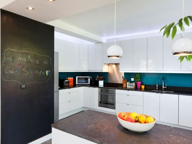 Deco cuisine noir blanc rouge