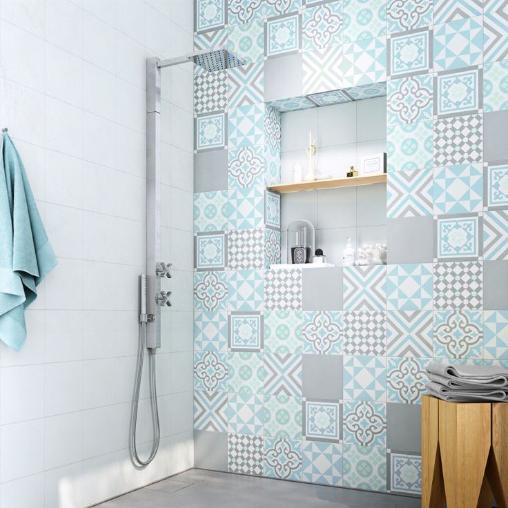 Carrelage salle de bain vert d'eau