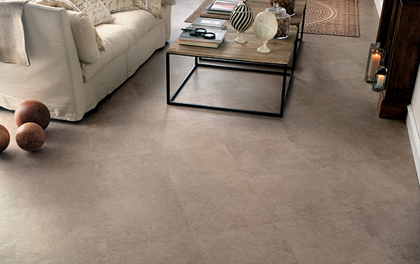 Carrelage beige moucheté