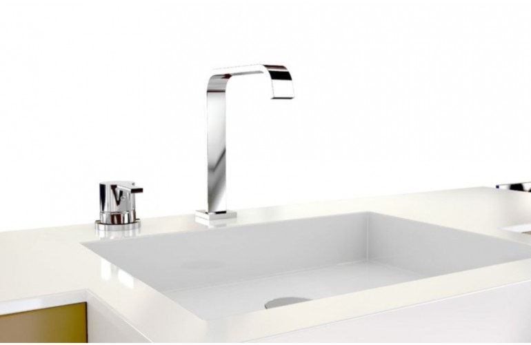 Enlever colle carrelage sur baignoire acrylique