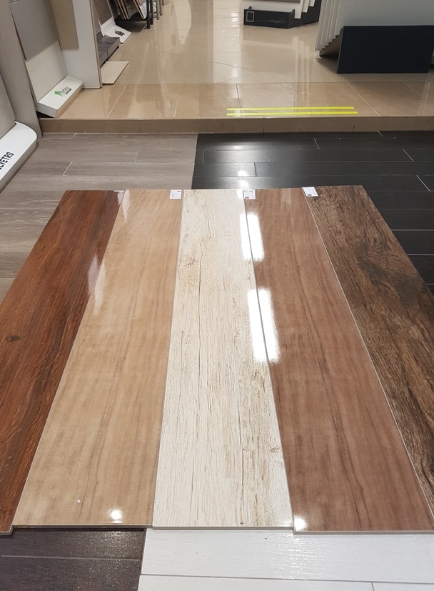 Carrelage imitation parquet brillant