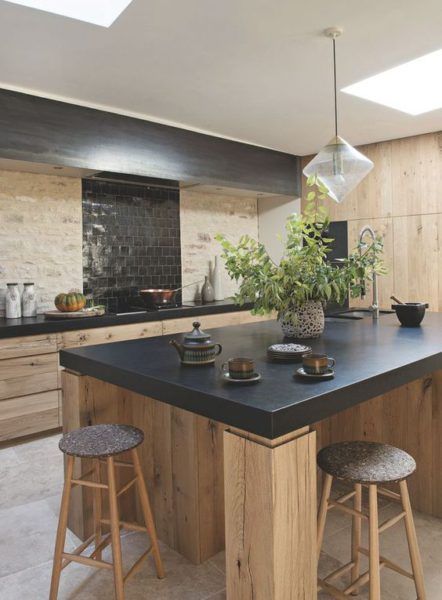 Cuisine bois carrelage noir