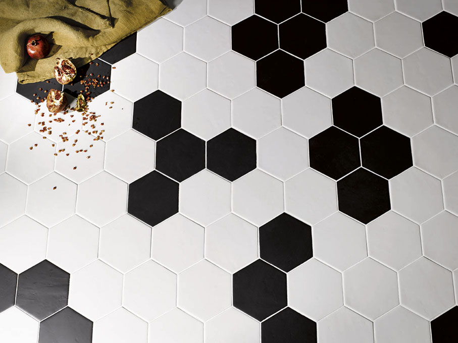 Carrelage hexagonal noir sol