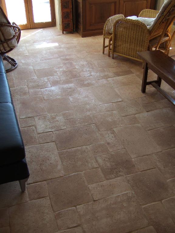 Carrelage ancien en terre cuite